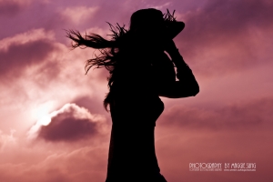 Jolin - Hide and Seek with wind ... canon 400D