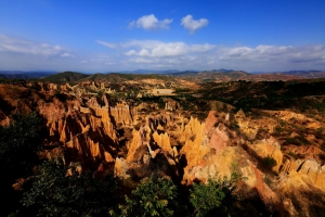 七彩雲南〔十四〕— 浪巴鋪土林 ( Ⅰ )