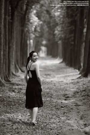 :: Fiancee in Secret Garden ::