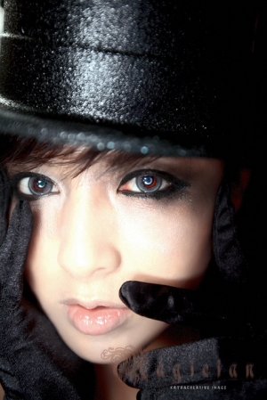 【M a g i c i a n】