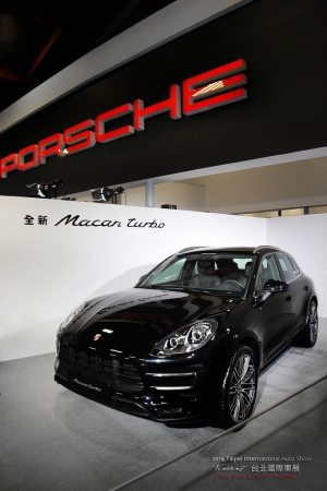 (chujy) 兩隻老虎跑的快 Porsche Macan@新竹世博台灣館