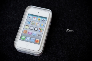 多吃蘋果多健康 ‧ iPod touch white