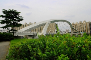 雨中的陽光橋 -- 謎底揭曉