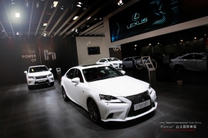 (chujy) 台北國際車展 LEXUS Hybrid 白色軍團 Amazing In Motion