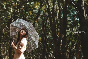 蒙娜麗莎那是誰 (森林雨傘搞笑海邊風）