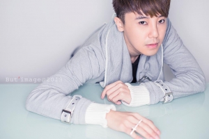 BUT x Hyper Lo （蠢人 CD COVER)