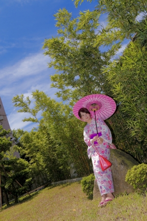 自己的老婆自己拍XD