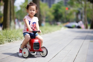 天氣真好，女兒說要去玩嚕嚕車