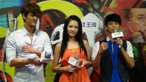 20120818 安心亞 西門町走透透南台灣見面會夢時代