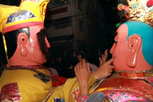 李修緣把你的髒手拿開!!