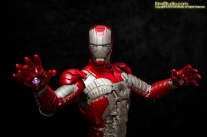 Hot Toys Iron Man Mark V 和 VI 開箱！