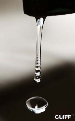 水滴的瞬間