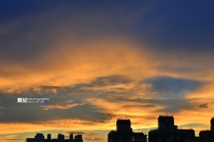 屋頂夕陽
