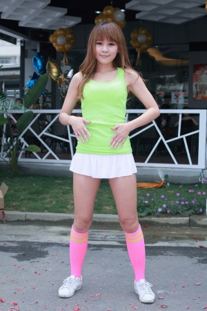 4/21 喝咖啡遇到的熱舞辣妹