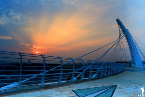 台中航空陸橋 夕照與車軌