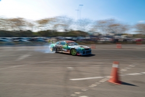 六福村甩尾走行會