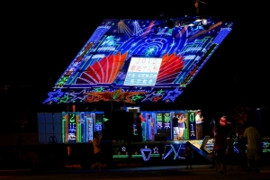 雞籠中元祭放水燈