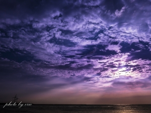 風大有夠冷...拍一張閃人...