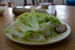 深夜食堂之....香菇高麗菜與小米白飯....