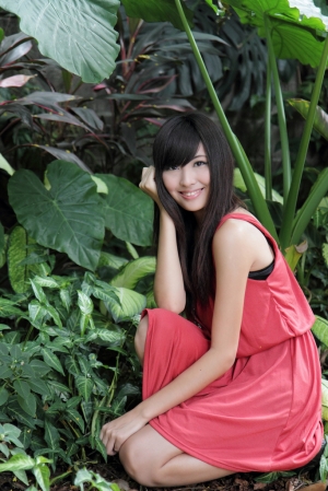 大眼正妹 汪汪 台大校園拍照趣