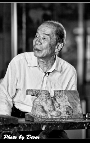 粧佛保存者：施至輝老師側拍