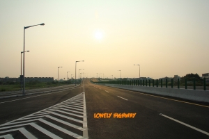 lonely highway 寂寞公路