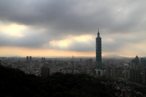 20130807 象山 看 台北101