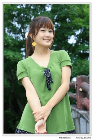 友站外拍 - Selina與神秘嘉賓  II (Selina個人)