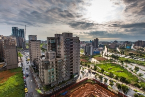 雨下完了~~~陽台的陽光還不賴.....就按了一張^^