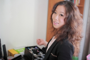 噓....小聲點....<偷偷放女王外拍照>...