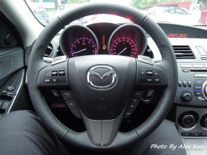 Mazda 3 2.0 5D開箱文