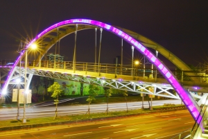 重陽橋畔紫色夢幻橋