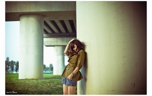 菲   .【   框   】