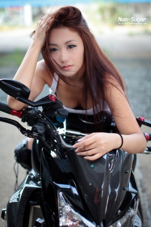 重機與美女