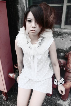 外拍美眉 艾莉絲-夢遊仙境