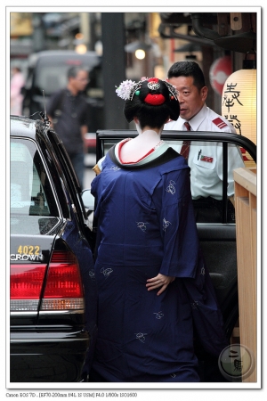 京都的人文美景~祉園花見小路之藝妓(舞妓)街拍