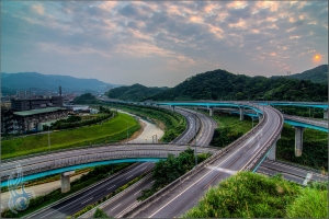 大華系統交流道．車軌