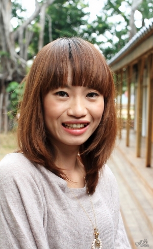 小密酥的心機美腿姐姐[彩攝糖]