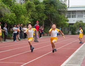 小朋有大隊接力…