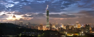 暮靄繞高樓（寬景圖）