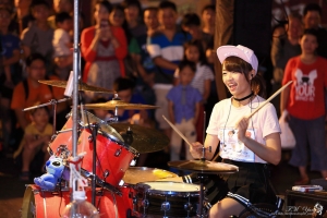 街頭藝人  爵士鼓欣蒂 Cyndee