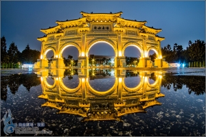 自由廣場．夜影