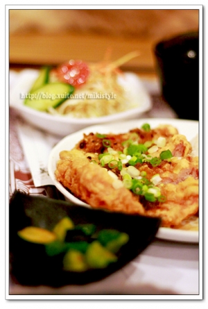 元氣貓主題餐廳_(美貓+美食) 50mm f1.8