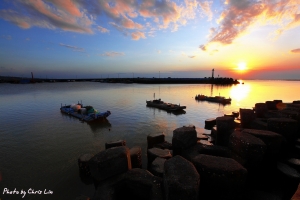 颱風前的海山漁港風情畫(一張)