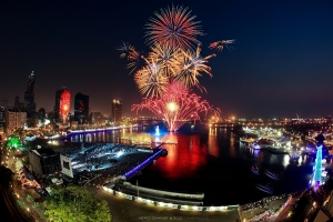 魚眼看煙火 by HERO (2010高雄燈會閉幕)