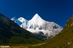 亞丁神山