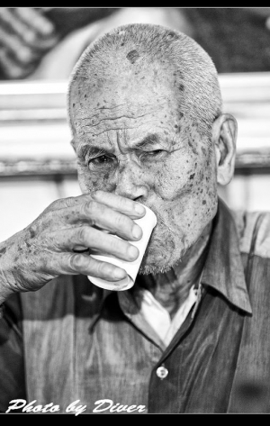 「紫火行雲」林昭地老師側拍