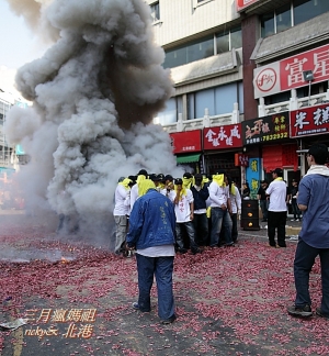 三月瘋媽祖~~北港~炮來了~~~~