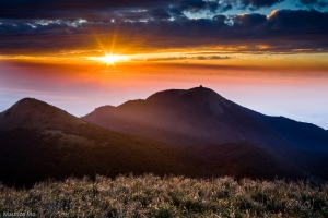 A beautiful sunset at a hill --- 大屯山