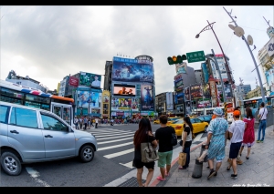 ::: Ximen Under Fisheye．魚眼下的西門町 :::